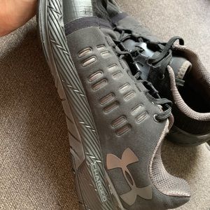 Men’s New Under Armour Charged Shoes Size 11
